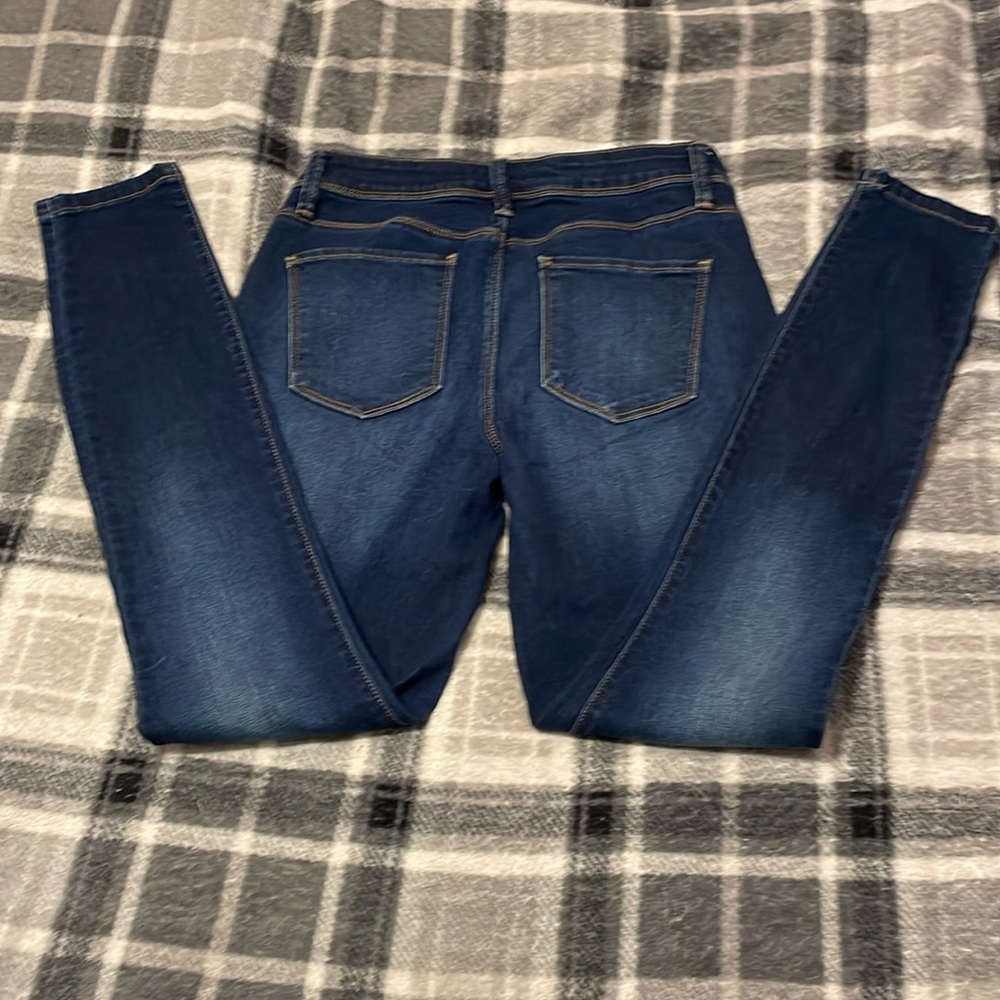 Rue 21 - Picture 2 of 4